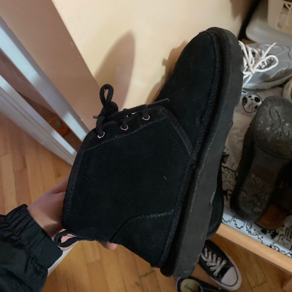 uggs size 4 - Picture 3 of 4